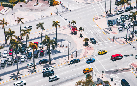 <p>Bloom Consulting a été contacté par un investisseur privé pour conseiller le maire de Miami City sur la manière de positionner la marque Miami City en tant que “ville globale” en utilisant sa réputation d'être à l'avant-garde de la culture pop américaine pour s'établir en tant que nouvelle “capitale des médias” des Amériques.</p>
                                    <p>Bloom Consulting a utilisé ses propres méthodes de recherche pour développer une stratégie répondant aux besoins de la ville. La stratégie de marque a été élaborée en se concentrant sur la proéminence culturelle de Miami et en tirant parti de celle-ci.</p>
                                    <p>La recherche a mis en évidence le fait que Miami détient une grande influence dans les domaines de la culture, de la radiodiffusion et de la musique. En appliquant la stratégie suggérée, la ville a été encouragée avec succès à se promouvoir en tant que lieu d'implantation pour les technologies de l'information. Bloom Consulting a spécifiquement conseillé à Miami de se concentrer sur les clients latino-américains en tant que marché cible en raison de l'importance de la région pour l'avenir économique des États-Unis.</p>