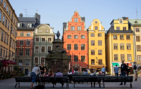 <p>Visit Stockholm et Stockholm Business Region ont demandé à Bloom Consulting de développer un programme de soutien pour les partenaires de la marque de la ville de Stockholm.</p>
                                    <p>L'objectif était de rassembler les différentes parties prenantes dans un nouveau modèle de partenariat et de gestion afin de développer et d'améliorer l'offre de la marque de la ville pour les visiteurs, les investisseurs et les entreprises, en accord avec l'ADN de Stockholm dans une vision commune de la marque.</p>
                                    <p>Le projet comprenait une étude quantitative par le biais de Digital Demand - D2© et une tude qualitative, en plus de la conception d'une stratégie transparente.</p>
                                    <p>Bloom Consulting a partagé les résultats de la recherche et a mené une série d'ateliers tout au long de 2018 pour la cocréation et l'autonomisation des parties prenantes et de l'équipe de Visit Stockholm et de Stockholm Business Region, ainsi que des représentants de la City Brand.</p>
                                    <p>La livraison finale de ce projet a été un système de soutien pour Visit Stockholm et les parties prenantes pour le développement futur du secteur, en mettant l'accent sur la fourniture d'intelligence marketing, la gestion des parties prenantes et l'alignement de la City Brand.</p>