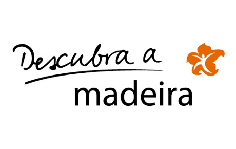<p>Em 2017 a Associação de Promoço da Madeira contactou a Bloom Consulting com o objetivo de expandir a sua base de conhecimento e informação, vital para a compreensão, gestão e promoção do destino Madeira.</p>
                                    <p>Existiam alguns temas base que se queriam ver respondidos, em primeiro lugar medir e analisar a procura existente em todo o mundo por temas ligados à Madeira, bem como uma segmentação dessa procura por 19 mercados emissores de turistas para este destino. Este tema foi respondido com a execução de um relatório Digital Demand©, e acesso aos dados através do nosso software, bem como uma apresentação pública do estudo e das principais conclusões na Madeira, aos seus associados.</p>
                                    <p>Para responder a outros temas, em paralelo, foram executados cinco relatórios de caracterização de mercados e dos seus turistas, onde procuramos detalhar, por via de 3 fontes distintas (Digital Demand©, inquéritos nos territórios em causa e estatísticas nacionais e internacionais) o comportamento de 5 mercados específicos e dos seus turistas, proporcionando assim um conhecimento mais abrangente e profundo de cada um. Cinco pontos foram minuciosamente analisados.</p>
                                    <p><strong>O mercado-alvo:</strong> através do conhecimento geral sobre o mesmo, criação de um perfil através de dados demográficos, geográficos e económicos, bem como noções específicas.</p>
                                    <p><strong>O seu turista:</strong> entendimento aprofundado do turista do mercado-alvo, dos seus hábitos, preferências, tendências vigentes e toda a informação em relação ao seu comportamento.</p>
                                    <p><strong>Comportamento online:</strong> acesso ao detalhe do comportamento online do turista, para todos os países do mundo, incluindo sazonalidade e tópicos predominantes nas suas preferências.</p>
                                    <p><strong>Hábitos de consumo:</strong> compreensão dos hábitos económicos dos turistas, nomeadamente dos gastos médios em viagens e orçamentos dirios em período de férias.</p>
                                    <p><strong>Relação com a Madeira:</strong> perceções, conhecimento, intenção de visita e associação de imagens com o mercado Base e todos os dados digitais e estatísticos deste mercado emissor para o mesmo.</p>